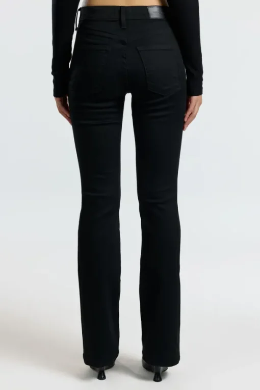 Naomi Jean (Sale)