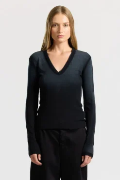 Verona U-Neck Shirt